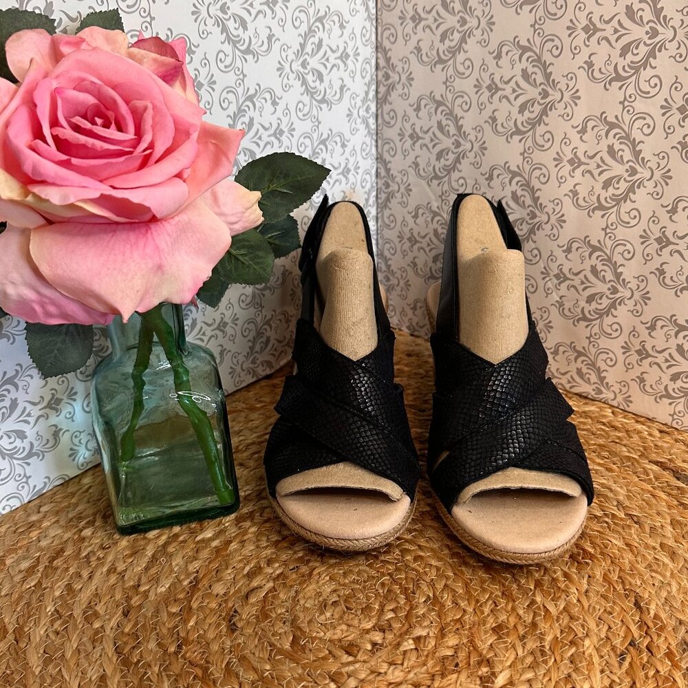 Clarks Lafley Krissy Black Leather Wedge Sandal, Sz 8M
